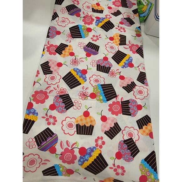 CUPCAKE GALORE White COTTON FABRIC 2 YARDS Sewing Quilting New - Picture 1 of 6